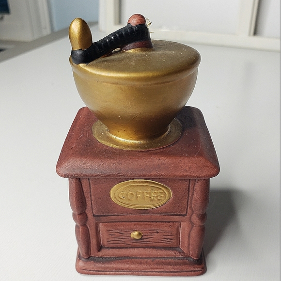 Vintage Jasco Taiwan Bisque Porcelain 9ld Fashioned Coffee Grinder Bell Ornament - Picture 6 of 7